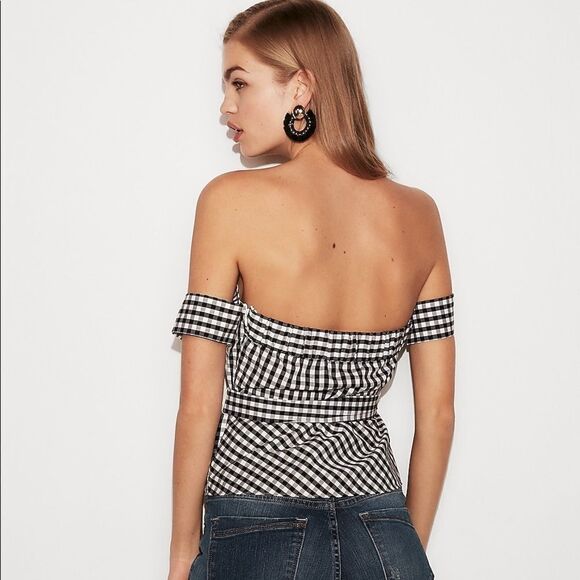 ✨HP✨Gingham Tie Waist Off The Shoulder Top✨ - Picture 2 of 2